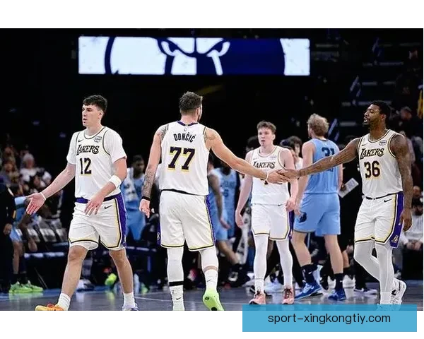 东契奇带队止败 艾顿25+13猛龙难挡湖人